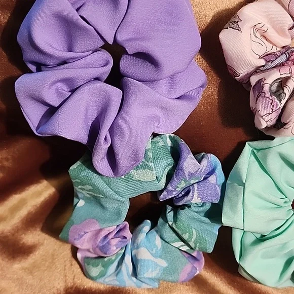 6 Hand Crafted Hair Scrunchies Bundle $ Drop - Picture 3 of 3